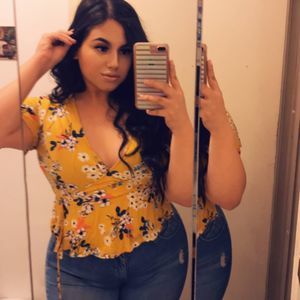 Meet your Posher, Alyssa